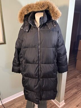 Old Navy Black Faux Fur Woman’s Trim Puffer Coat